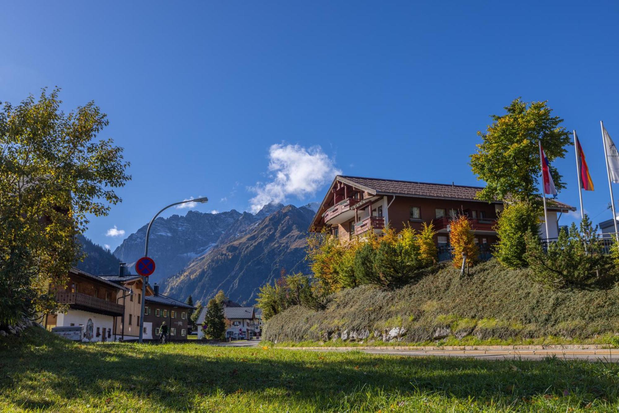 Ifa Alpenrose Hotel Kleinwalsertal Мителберг Екстериор снимка