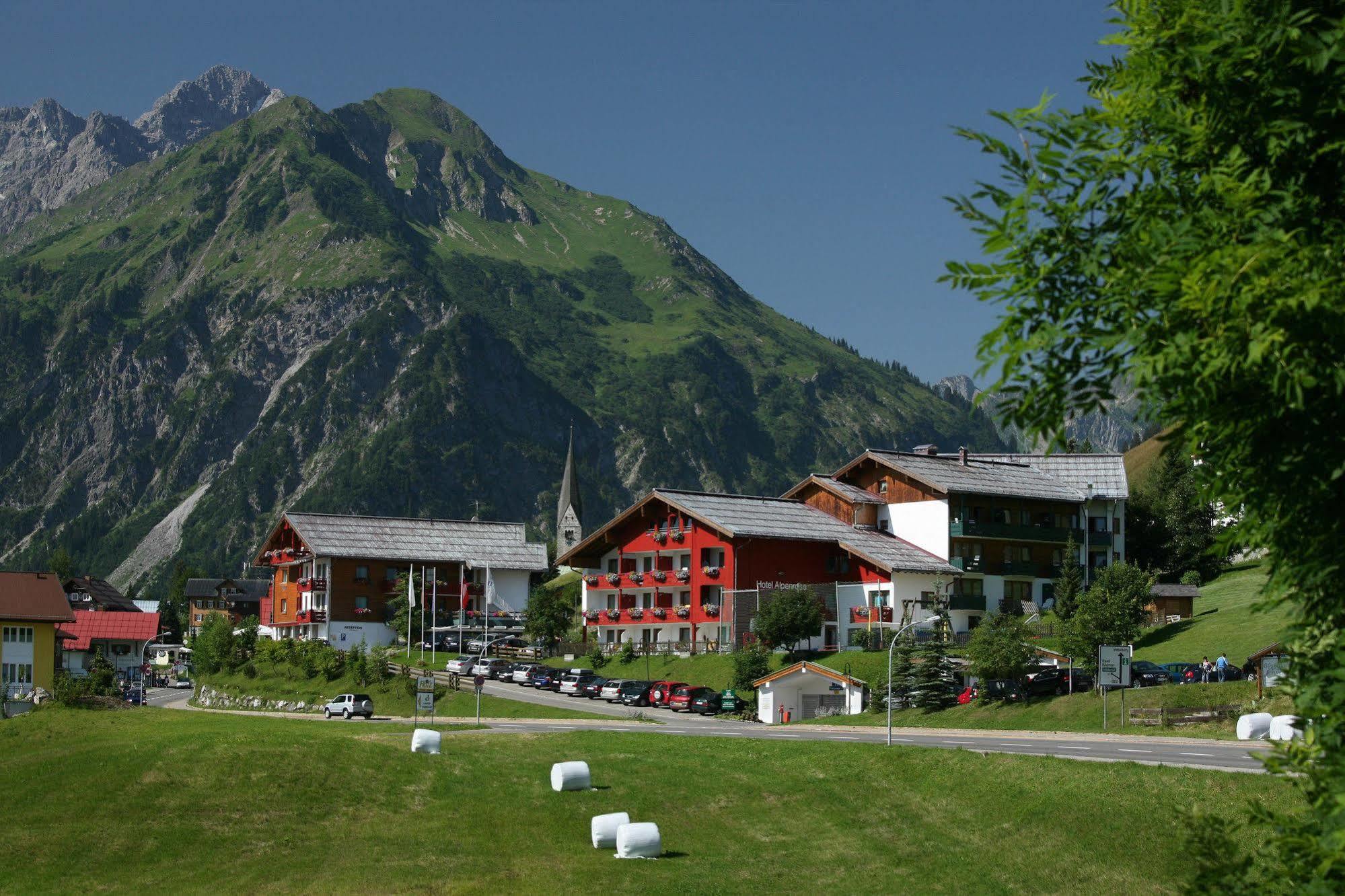 Ifa Alpenrose Hotel Kleinwalsertal Мителберг Екстериор снимка