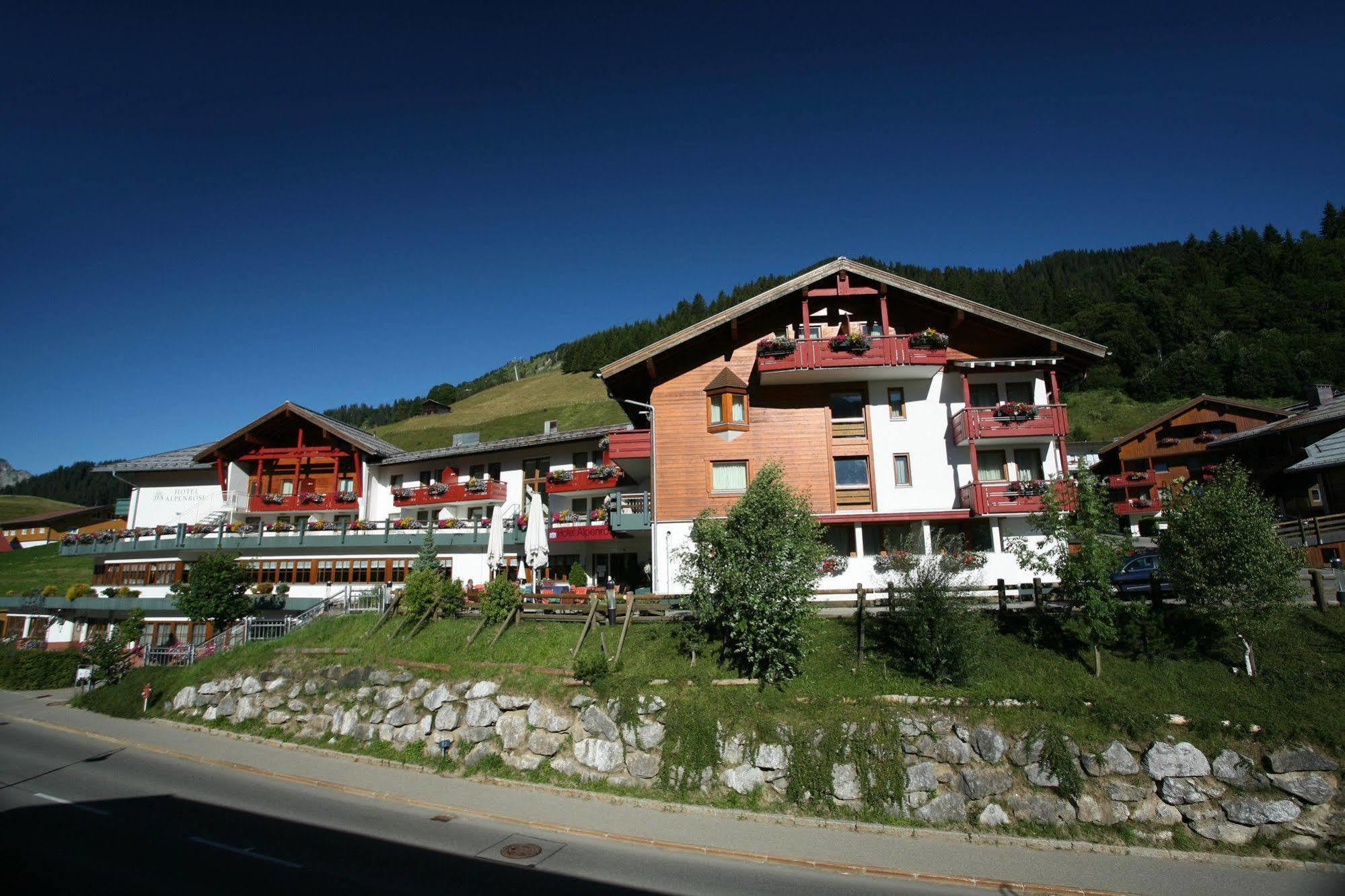 Ifa Alpenrose Hotel Kleinwalsertal Мителберг Екстериор снимка